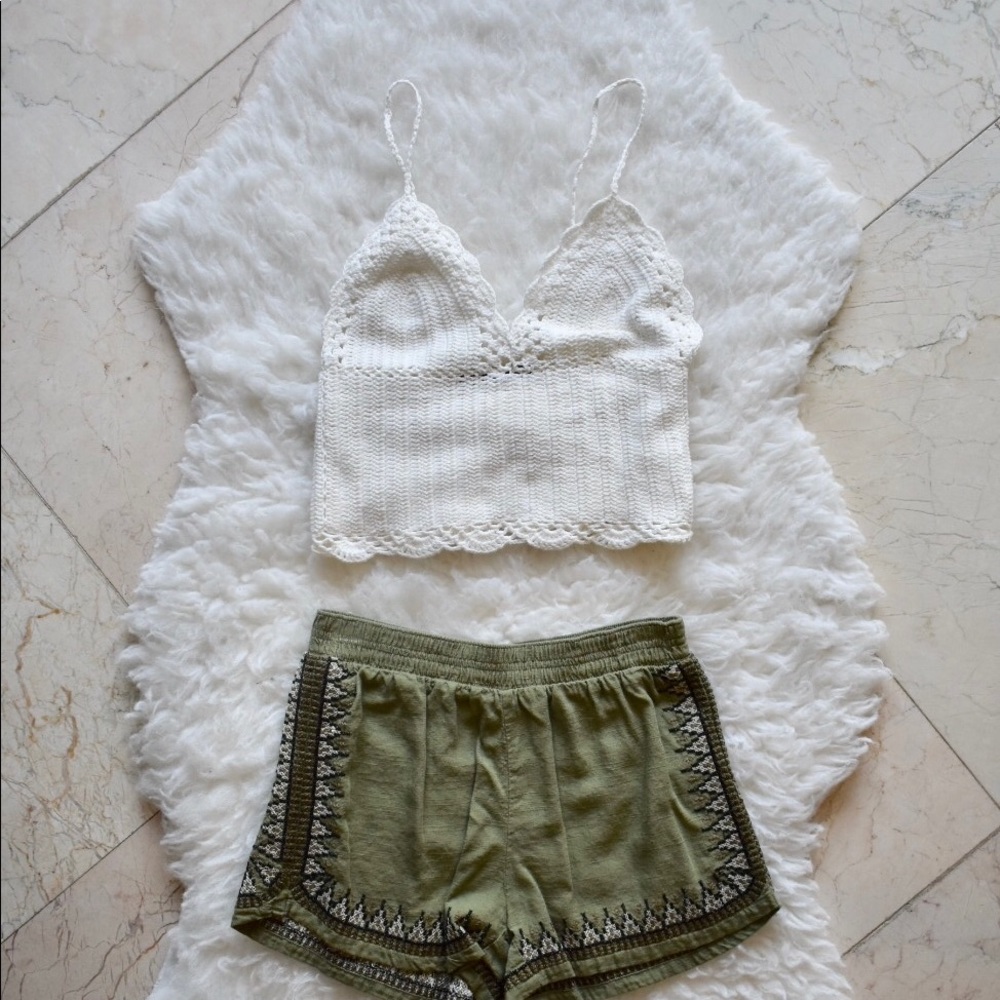 A&F Soft Summer Short with Embroidered Side Design